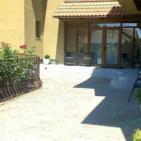 Πανσιόν Mugur 4*