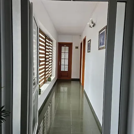 بيت ضيافة Mugur 4*