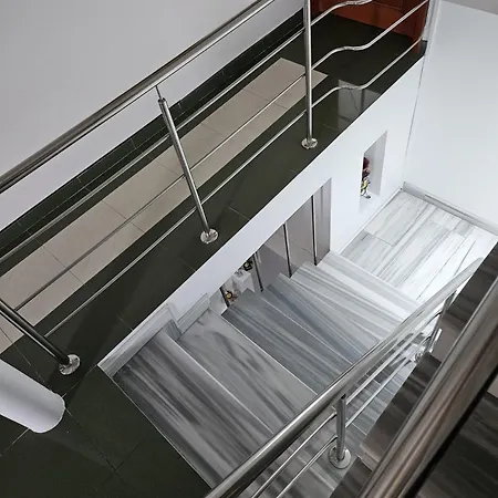 Mugur Πανσιόν Două Mai