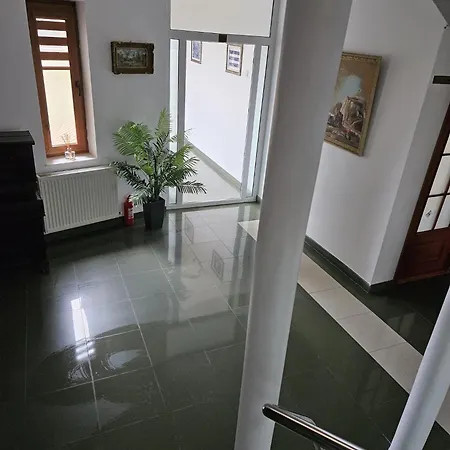 Πανσιόν Mugur