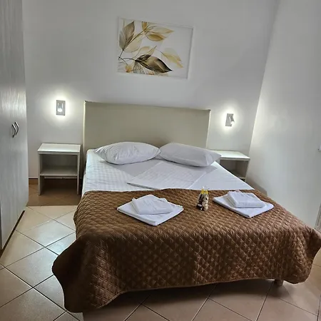 Mugur بيت ضيافة