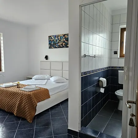 بيت ضيافة Mugur 4*