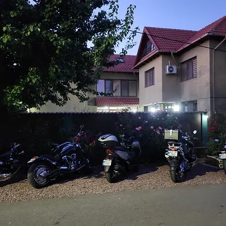 بيت ضيافة Mugur